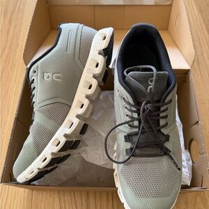 On Running Women's Green and Black Athletic Shoes In Box